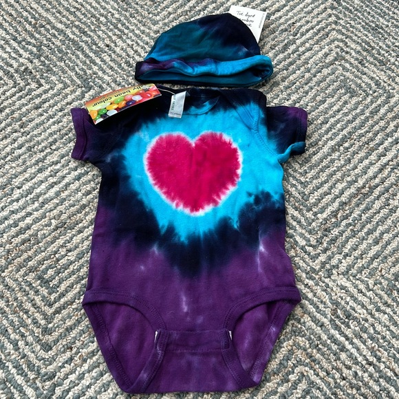 Onesie outfit and hat - Picture 1 of 1